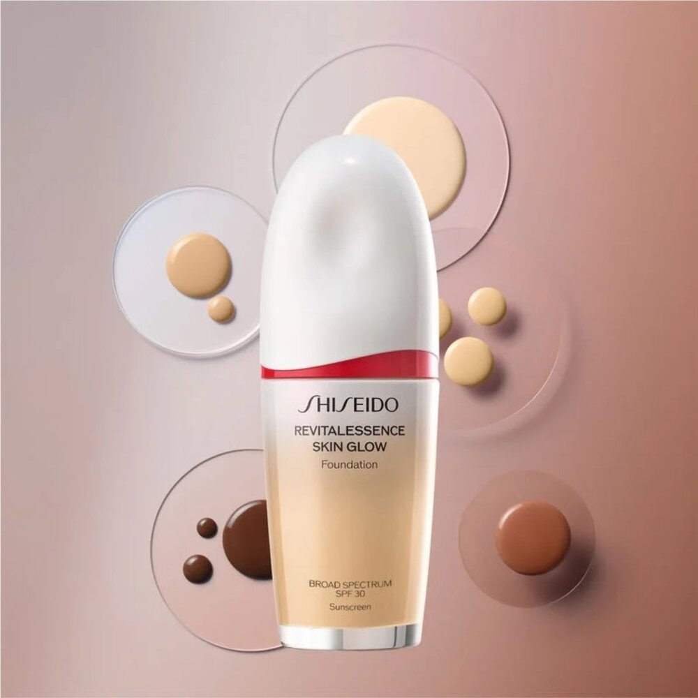 NIB Shiseido REVITALESSENCE Skin Glow Foundation SPF 30 Alabaster 110